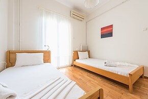 Relaxing Koukaki Apartment by CloudKeys