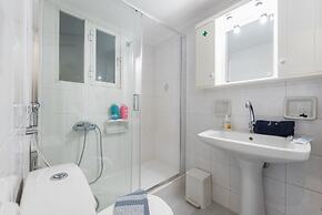 Relaxing Koukaki Apartment by CloudKeys