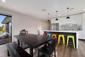 Sapphire Spring Rise