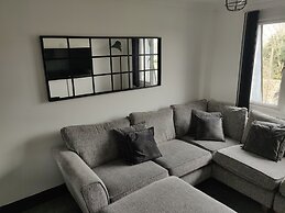 Riverside Park Penthouse Apartment In St Neots