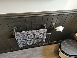 Riverside Park Penthouse Apartment In St Neots