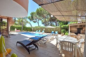 Spacious Retreat With Prime Location, Private Pool, Snooker, Free AC &