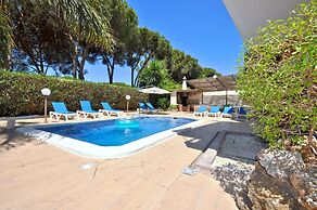 Spacious Retreat With Prime Location, Private Pool, Snooker, Free AC &