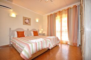 Spacious Retreat With Prime Location, Private Pool, Snooker, Free AC &