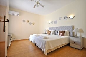 Spacious Retreat With Prime Location, Private Pool, Snooker, Free AC &
