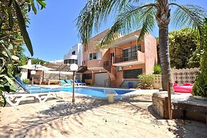 Spacious Retreat With Prime Location, Private Pool, Snooker, Free AC &