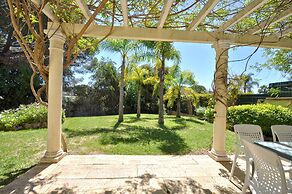 A Stylish Villa With a Private Pool, Short Drive From the Centre, Free