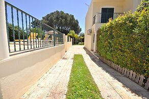 A Stylish Villa With a Private Pool, Short Drive From the Centre, Free