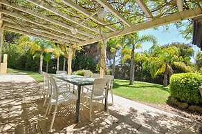 A Stylish Villa With a Private Pool, Short Drive From the Centre, Free