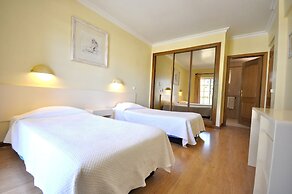 A Stylish Villa With a Private Pool, Short Drive From the Centre, Free
