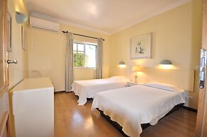 A Stylish Villa With a Private Pool, Short Drive From the Centre, Free