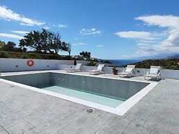 Villa George Sea View With Pool - Triopetra