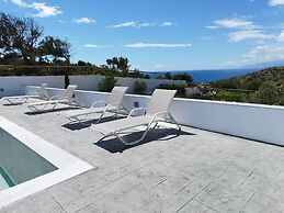 Villa George Sea View With Pool - Triopetra
