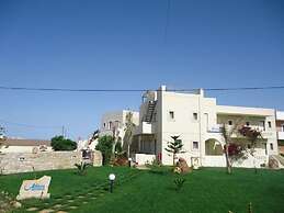 Two Three Bedroom Apt- Sea View Swimming Pool