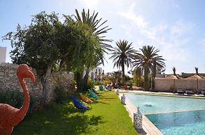 Guest House 12 People, 5 Bedrooms, Overnight or Full Rental