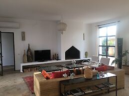 Guest House 12 People, 5 Bedrooms, Overnight or Full Rental