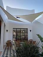 Guest House 12 People, 5 Bedrooms, Overnight or Full Rental