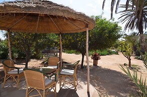 Guest House 12 People, 5 Bedrooms, Overnight or Full Rental