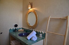 Guest House 12 People, 5 Bedrooms, Overnight or Full Rental