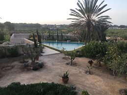 Guest House 12 People, 5 Bedrooms, Overnight or Full Rental