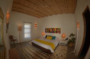 Guest House 12 People, 5 Bedrooms, Overnight or Full Rental