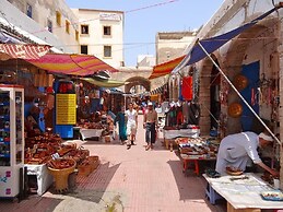 Guest House 12 People, 5 Bedrooms, Overnight or Full Rental