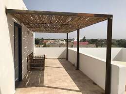 Guest House 12 People, 5 Bedrooms, Overnight or Full Rental