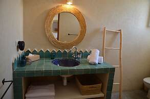 Guest House 12 People, 5 Bedrooms, Overnight or Full Rental