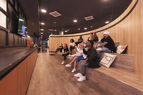 Holiday Inn - the niu, Tab Dusseldorf Main Station by IHG