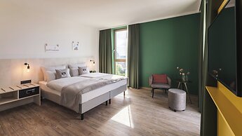 Holiday Inn - the niu, Tab Dusseldorf Main Station by IHG