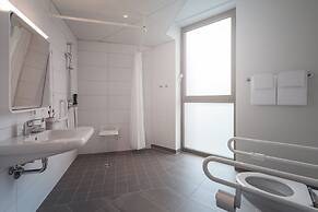 Holiday Inn - the niu, Tab Dusseldorf Main Station by IHG