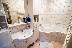 Three Bedroom Apartment Ana With hot tub