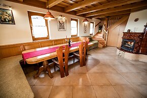 Country House Mirt