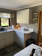 Remarkable 2-bed Cottage in Tranquil Setting