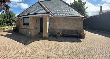Remarkable 2-bed Cottage in Tranquil Setting