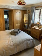 Remarkable 2-bed Cottage in Tranquil Setting