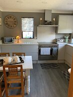 Remarkable 2-bed Cottage in Tranquil Setting