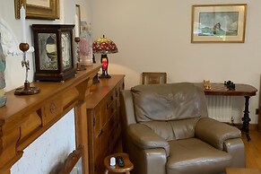 Remarkable 2-bed Cottage in Tranquil Setting