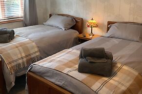 Remarkable 2-bed Cottage in Tranquil Setting