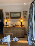 Remarkable 2-bed Cottage in Tranquil Setting