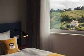Holiday Inn - the niu, Form Stuttgart Feuerbach by IHG