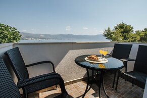 Spacious apt With big Patio,terrace&great sea View