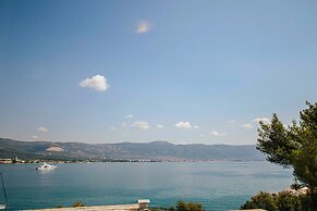 Spacious apt With big Patio,terrace&great sea View