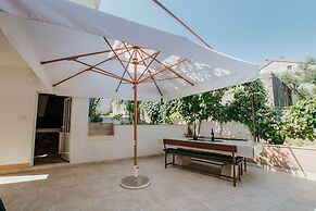 Spacious apt With big Patio,terrace&great sea View