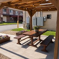 Days Inn by Wyndham Lake Point