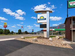 Days Inn by Wyndham Lake Point