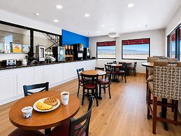 Days Inn by Wyndham Lake Point