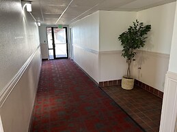 Oquirrh Mountain Inn