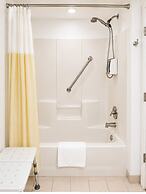Days Inn by Wyndham Lake Point