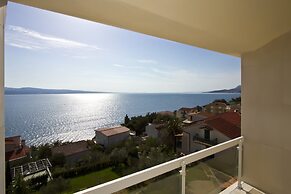 Luxury apt w Pool, 3 Balconies, Terrace & sea View